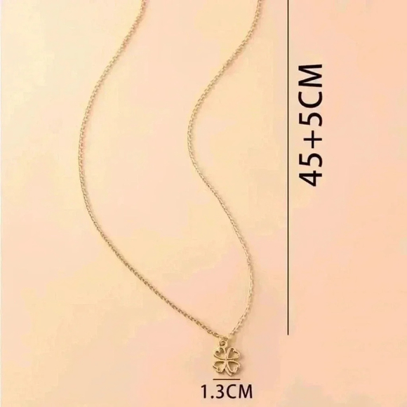 ⚠️Clearance Lucky Clover Charm Necklace Yellow Gold - Picture 5 of 5